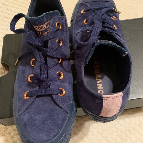 Converse - Picture 2 of 8